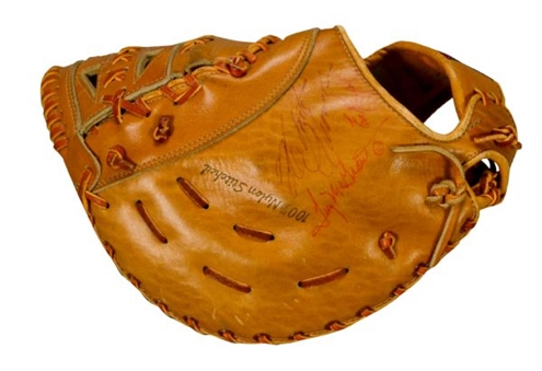 Roberto Clemente Signed Glove 